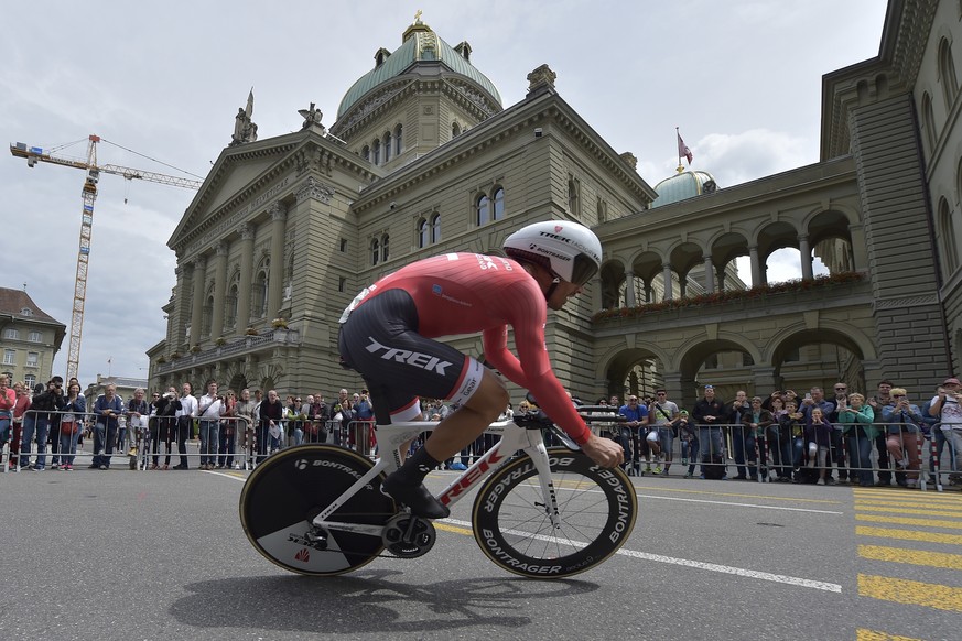 Fabian Cancellara bewältigt den anspruchsvollen Kurs durch Bern mit Bravour und muss sich im Ziel doch geschlagen geben.