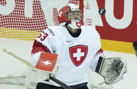Goalie Leonardo Genoni of Switzerland in action during the Ice Hockey World Championship group A match between the Belarus and Switzerland at the Olympic Sports Center in Riga, Latvia, Sunday May 30,  ...