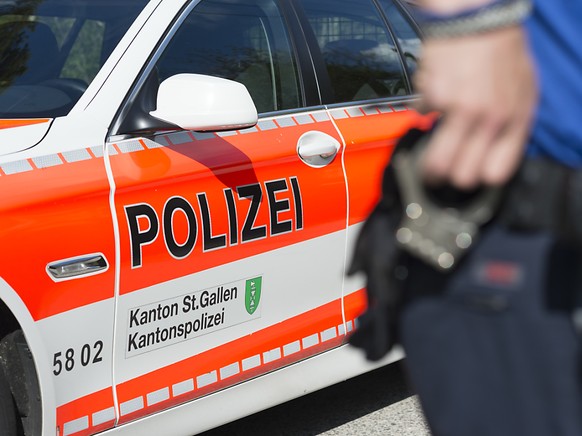 Am Sonntagnachmittag hat ein Mann bei der Bahnhofsunterführung in Rapperswil-Jona SG seine Mutter mit einem Messer getötet. (Symbolbild)