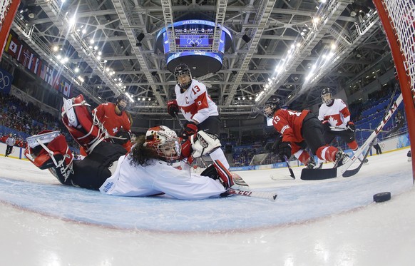 Historischer Moment: Die Schweizerinnen erzielen gegen Kanada ein Tor.