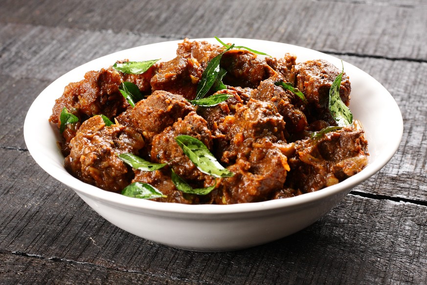 Slow-cooked mutton and black cardamom curry Hammel Lamm Fleisch essen food indien indisch kochen