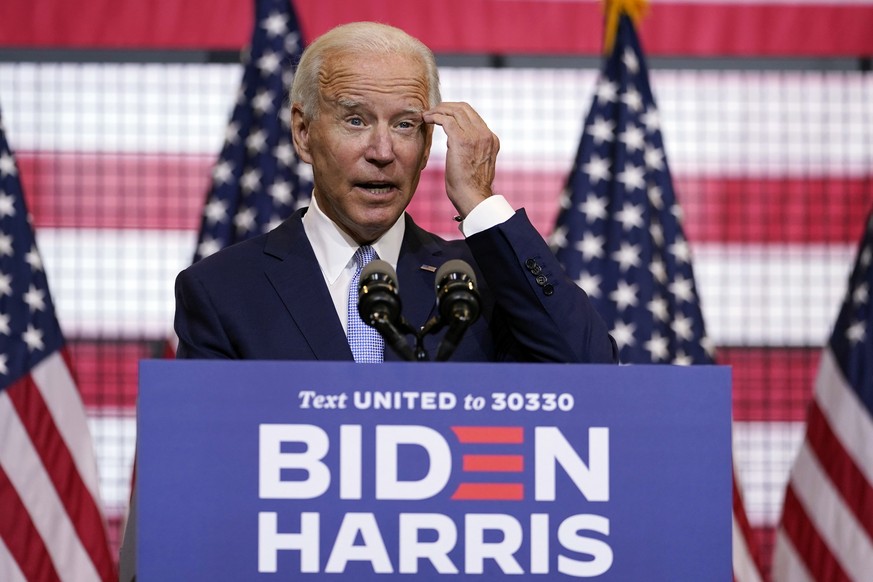 Democratic presidential candidate former Vice President Joe Biden scratches his face as he speaks at a campaign event at Mill 19 in Pittsburgh, Pa., Monday, Aug. 31, 2020. (AP Photo/Carolyn Kaster)
Jo ...