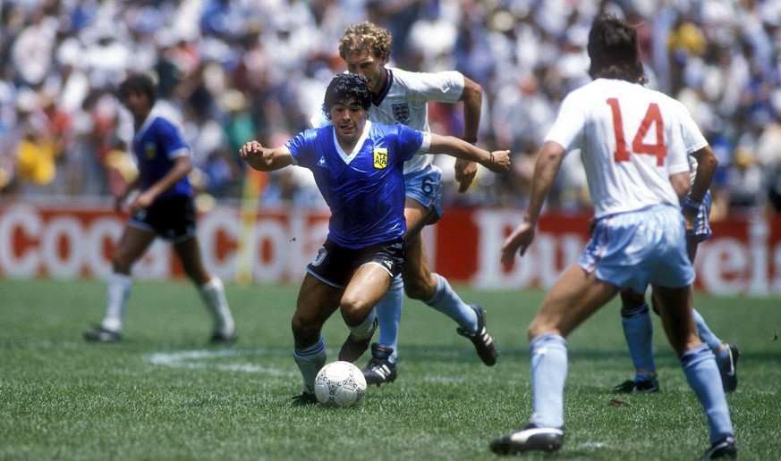 MARADONA Diego Armando Team_ARG Argentinien_ENGLAND FIFA Fussball Weltmeisterschaften 1986 in Mexiko Fussball Aktion PUBLICATIONxINxGERxSUIxAUTxHUNxSWExNORxDENxFINxONLY