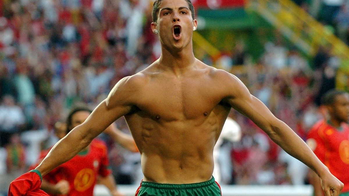 Wenn Sie Uber Muskelprotz Cristiano Ronaldo Staunen Dann Schauen Sie Sich Mal Ein 10 Jahre Altes Foto An Watson