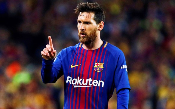 epa06715823 FC Barcelona&#039;s striker Lionel Messi reacts during the Spanish Primera Division soccer match between FC Barcelona and Real Madrid at Camp Nou in Barcelona, Spain, 06 May 2018. EPA/ALEJ ...