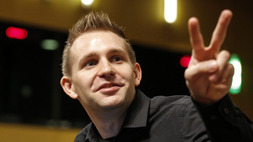 epa04965311 Austrian Max Schrems waits for the verdict of the European Court of Justice in Luxembourg, 06 October 2015. Max Schrems filed a data privacy infringement lawsuits against Facebook, the onl ...