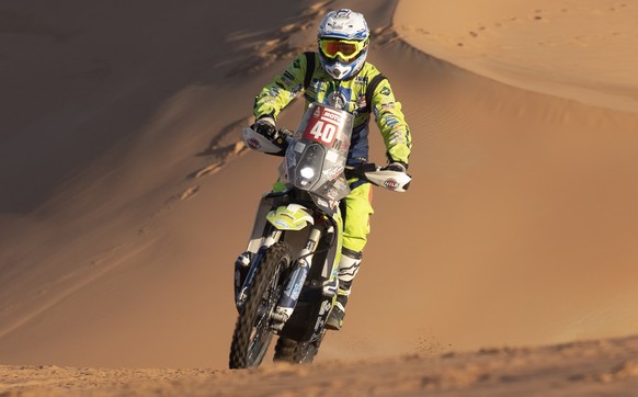 epa08133896 Dutch Edwin Straver in action during stage eleven of the Rally Dakar 2020 between Shubaytah and Haradh, in Saudi Arabia, 16 January 2020. EPA/ANDRE PAIN
