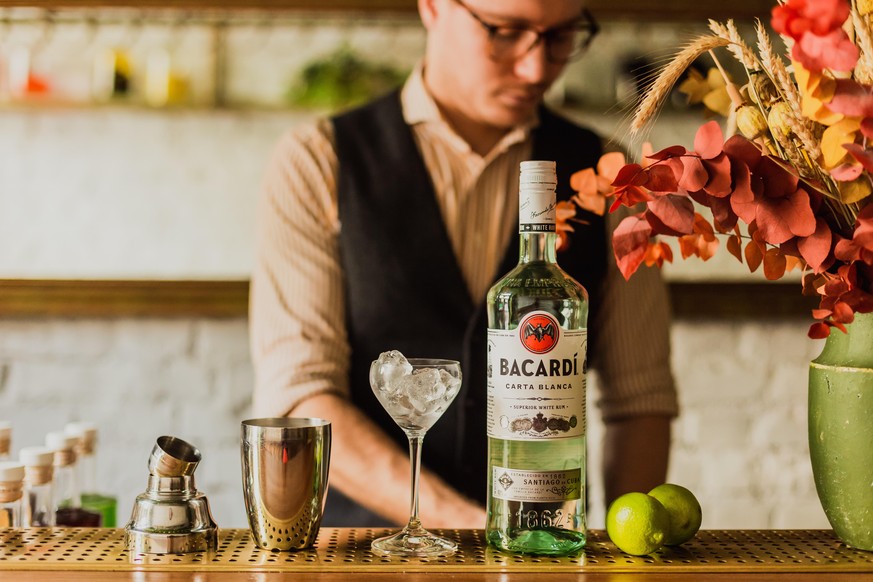 bacardi classic cocktail rum limettensaft grenadine trinken drinks alkohol