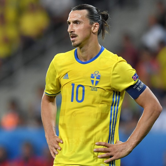 epa05384850 Zlatan Ibrahimovic of Sweden reacts during the UEFA EURO 2016 group E preliminary round match between Sweden and Belgium at Stade de Nice in Nice, France, 22 June 2016.

(RESTRICTIONS AP ...