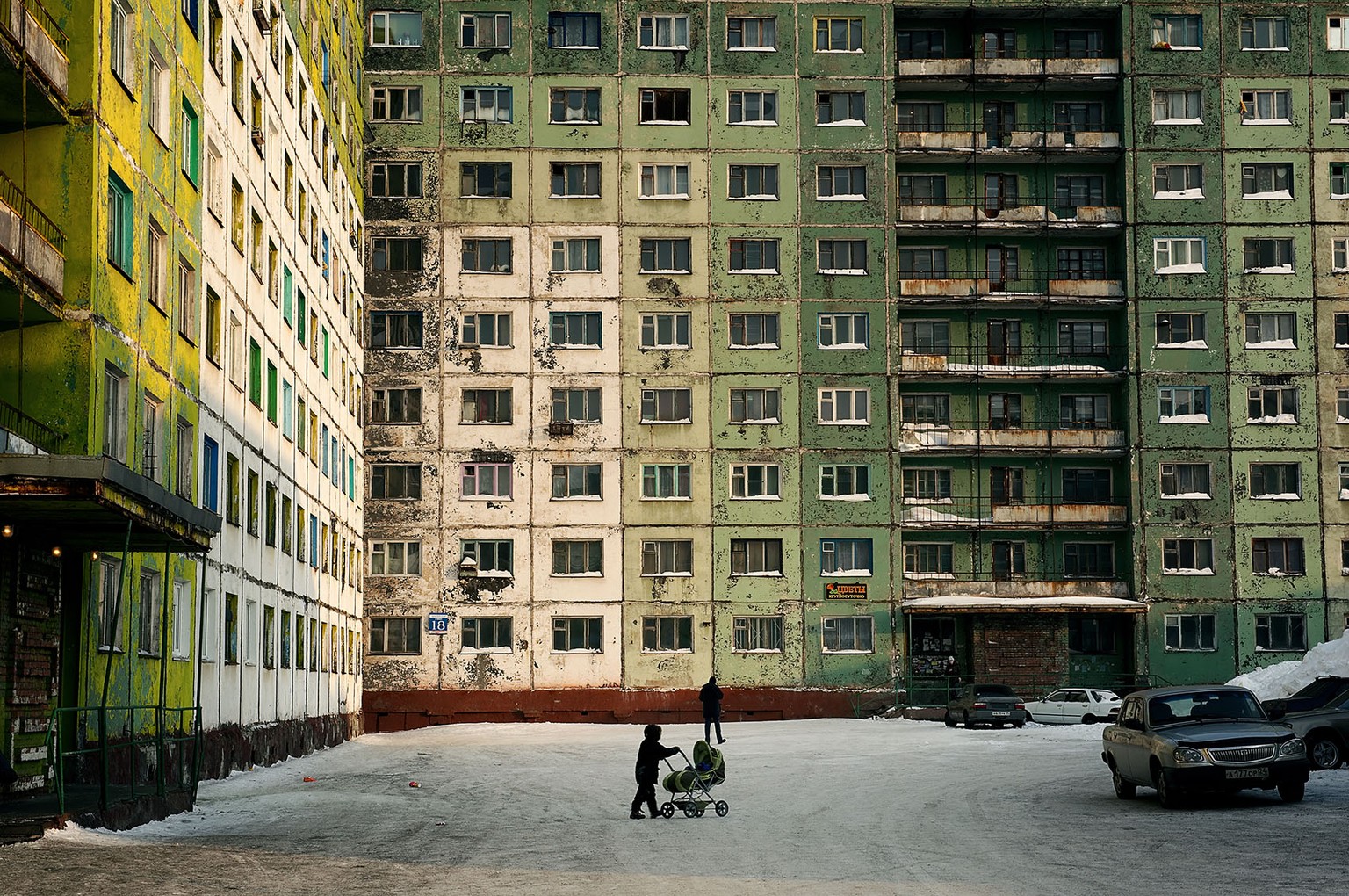 Eigentlich als Provisorium gedacht, dominieren die viele Plattenbauten aus den 70er-Jahren noch immer das Stadtbild von Norilsk. 