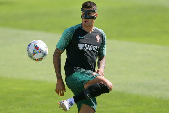epa07614576 Portugal&#039;s player Joao Cancelo attends a training session during the stage of the Portuguese National Team preparation for the Final Phase of the UEFA Nations League, in Oeiras, Portu ...