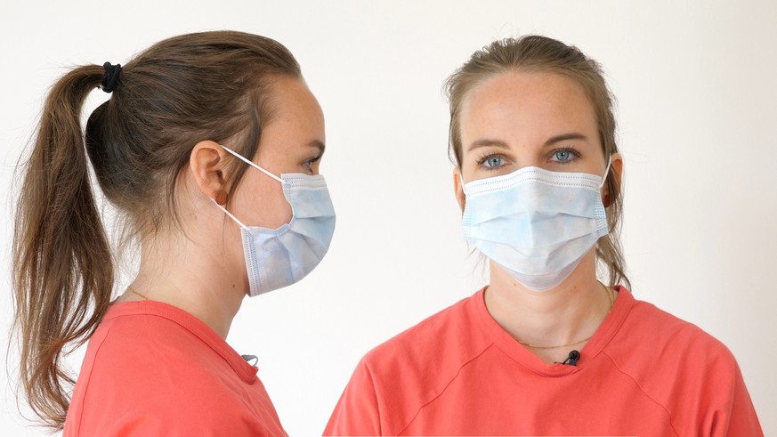 Wie zieht man eine Maske an? So ziehst du die Schutz- und Hygienemasken richtigen an.