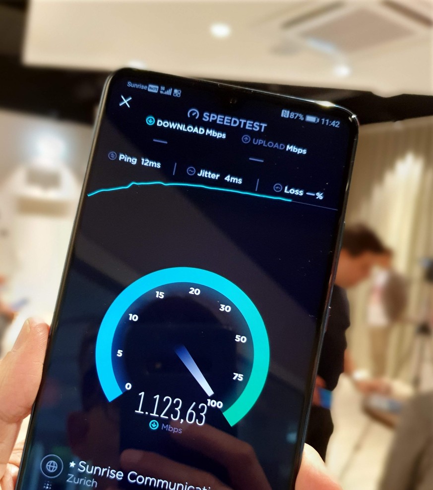 Download mit über 1000 Mbit/Sekunde: Das Huawei Mate 20 X gehört zu den ersten 5G-Handys in der Schweiz.