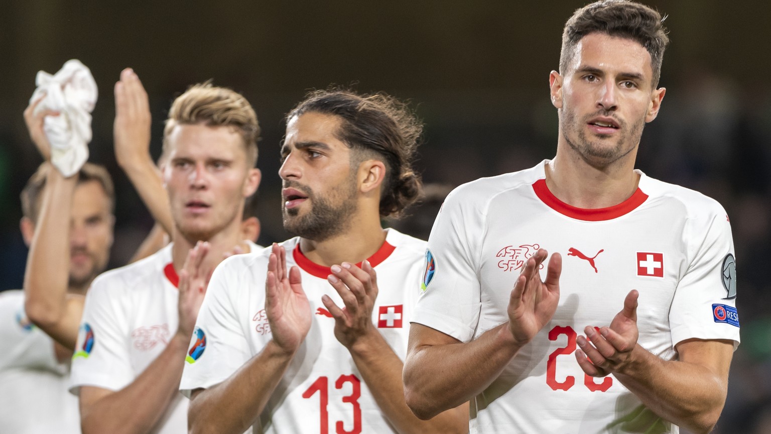 epa07821000 Switzerland&#039;s Fabian Schaer (R) and Ricardo Rodriguez (L) thank the fans after the UEFA Euro 2020 qualifying Group D soccer match between Ireland and Switzerland at the Aviva stadium  ...
