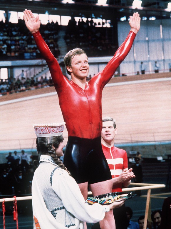 Der Schweizer Radprofi Robert Dill-Bundi erreicht mit seiner Leistung an den Olympischen Sommerspielen in Moskau, am 24. Juli 1980, die Goldmedaille im 4&#039;000 Meter Bahnverfolgungsrennen. (KEYSTON ...