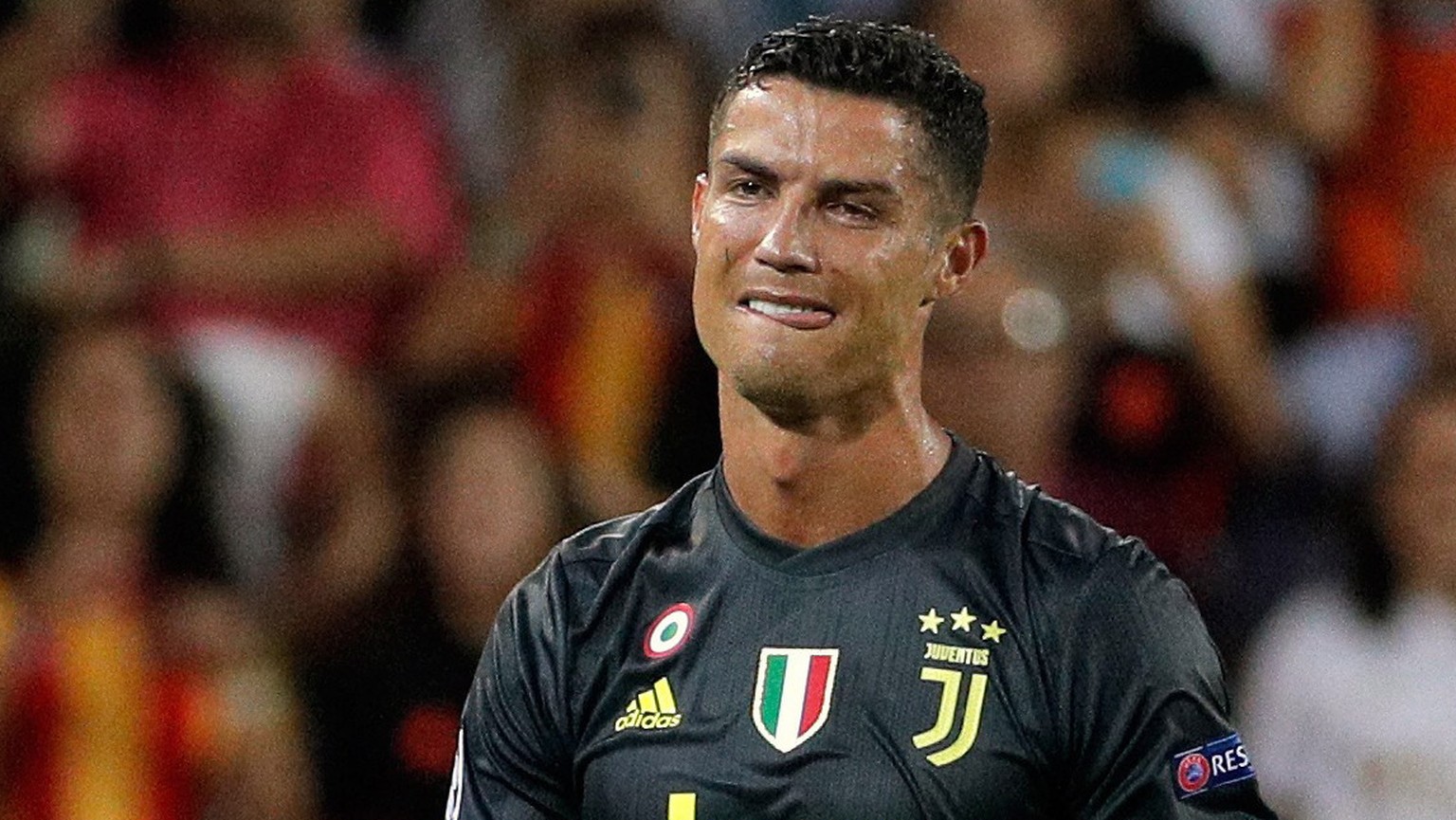 epa07033104 Juventus&#039; forward Cristiano Ronaldo reacts after being sent off during the UEFA Champions League soccer match between Valencia CF and Juventus FC at Mestalla stadium in Valencia, Spai ...