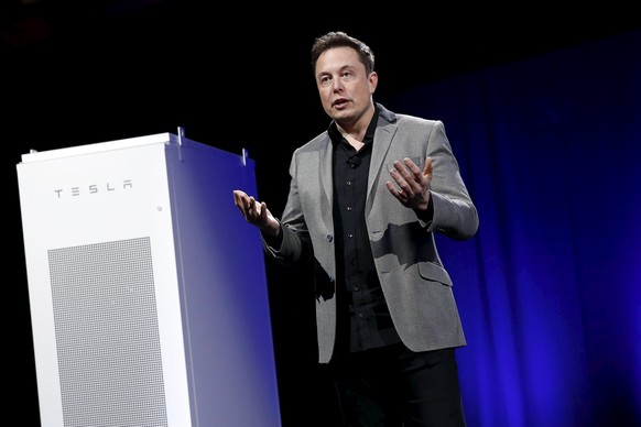 Elon Musk präsentiert seine Mega-Batterie für private Haushalte und Firmen.&nbsp;