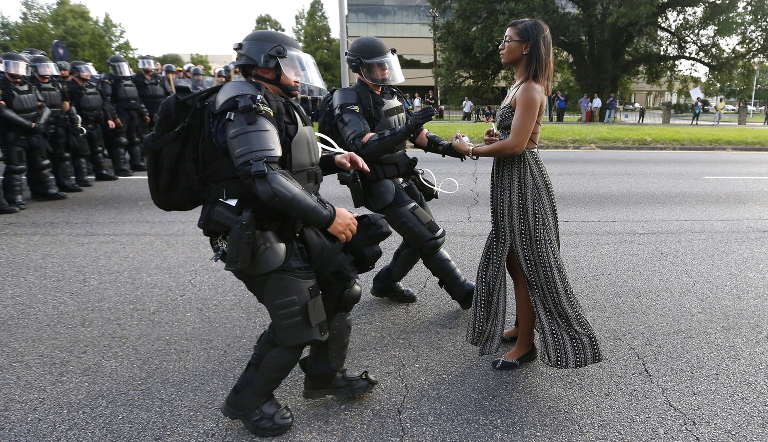 Sinnbild für den friedlichen Protest gegen Polizeigewalt in den USA: Ieshia Evans. &nbsp;
