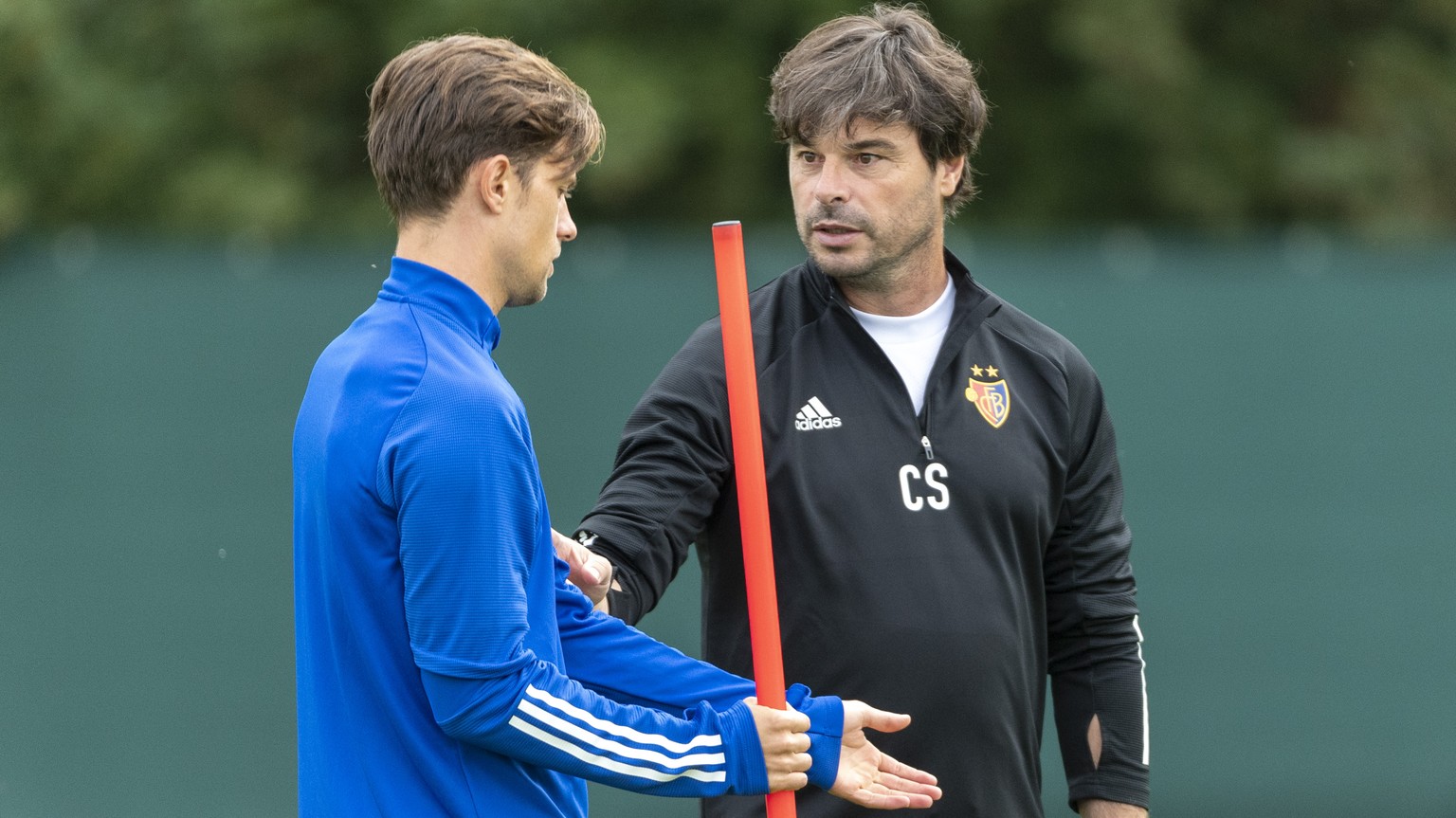 FC Basel&#039;s head coach Ciriaco Sforza, right, and captain Valentin Stocker, left, during a training session the day before the UEFA Europa League third qualifying round soccer match between Switze ...