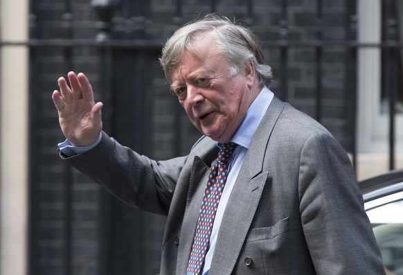 Britain&#039;s Minister without Portfolio Kenneth Clarke arrives at Downing Street in London July 14, 2014. REUTERS/Neil Hall (BRITAIN - Tags: POLITICS)