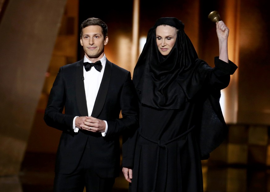 Andy Samberg und Jane Lynch an den Emmys.