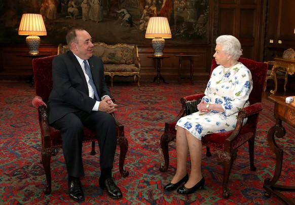 Alex Salmond während einer Audienz bei Queen Elizabeth II.&nbsp;