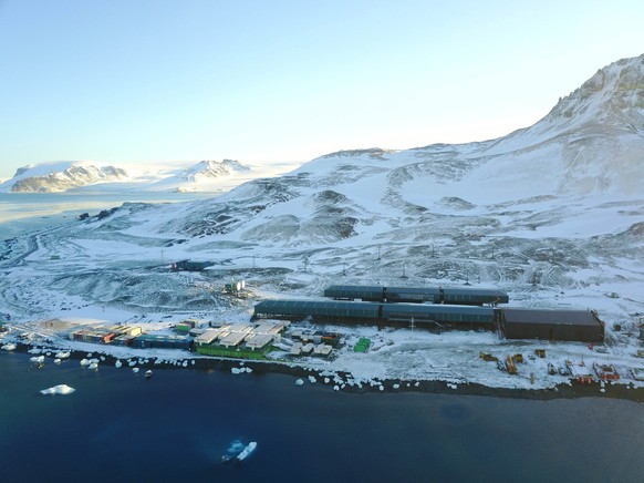 epa08127423 A handout photo made available on 14 January 2020 by the Brazilian firm of architects Estudio 41, project design manager, shows a view of the new &#039;Antarctic Station Comandante Ferraz& ...