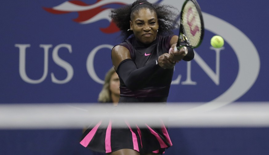 Serena Williams returns a shot to Karolina Pliskova, of the Czech Republic, during the semifinals of the U.S. Open tennis tournament, Thursday, Sept. 8, 2016, in New York. (AP Photo/Charles Krupa)
