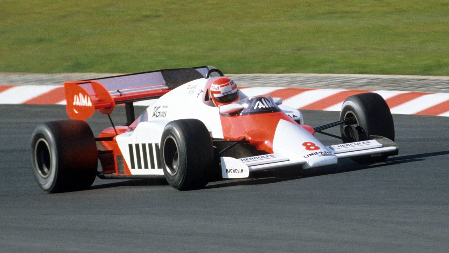 Bildnummer: 03439251 Datum: 19.08.1984 Copyright: imago/Rolf Hayo
Niki Lauda (Österreich / McLaren TAG Porsche) in seinem Boliden; Mc Laren, Vdia, quer, Freisteller, Rennwagen, Großer Preis von Österr ...