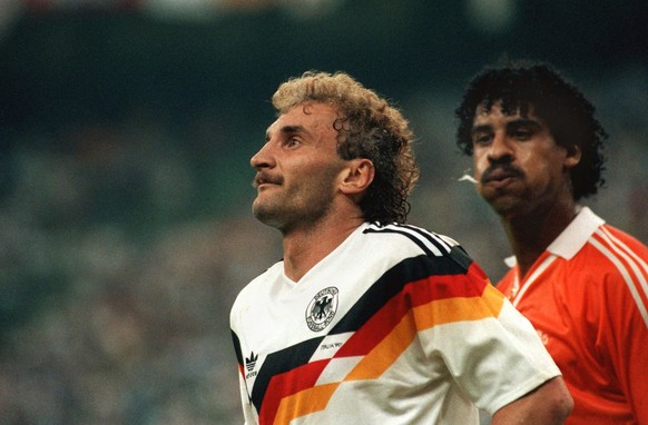 Im Achtelfinale der WM 1990 bespuckte Rijkaard den Deutschen Rudi Völler.
