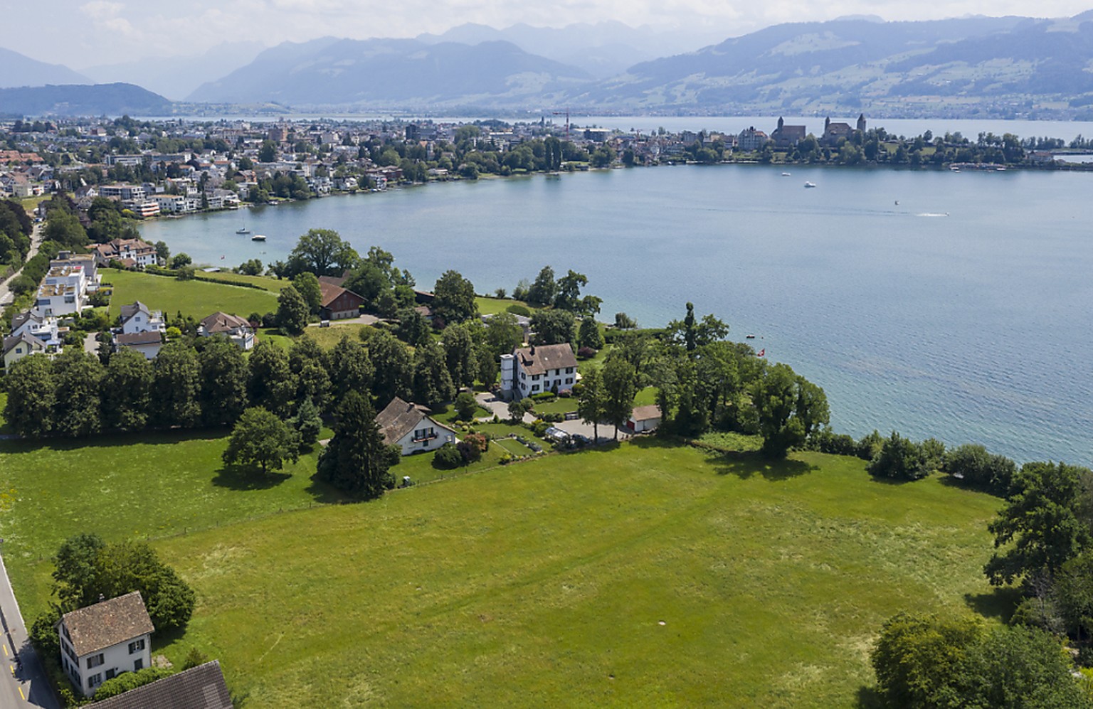 Blick auf das Baugrundstück von Tennisspieler Roger Federer am Zürichsee in Rapperswil-Jona, aufgenommen am 19. Juli 2019 (Archivbild).