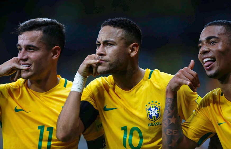epaselect epa05626100 Brazil&#039;s Neymar (C) celebrates with teammates Philippe Coutinho (L) and Gabriel Jesus (R) after scoring a goal against Argentina during their FIFA World Cup 2018 qualifying  ...