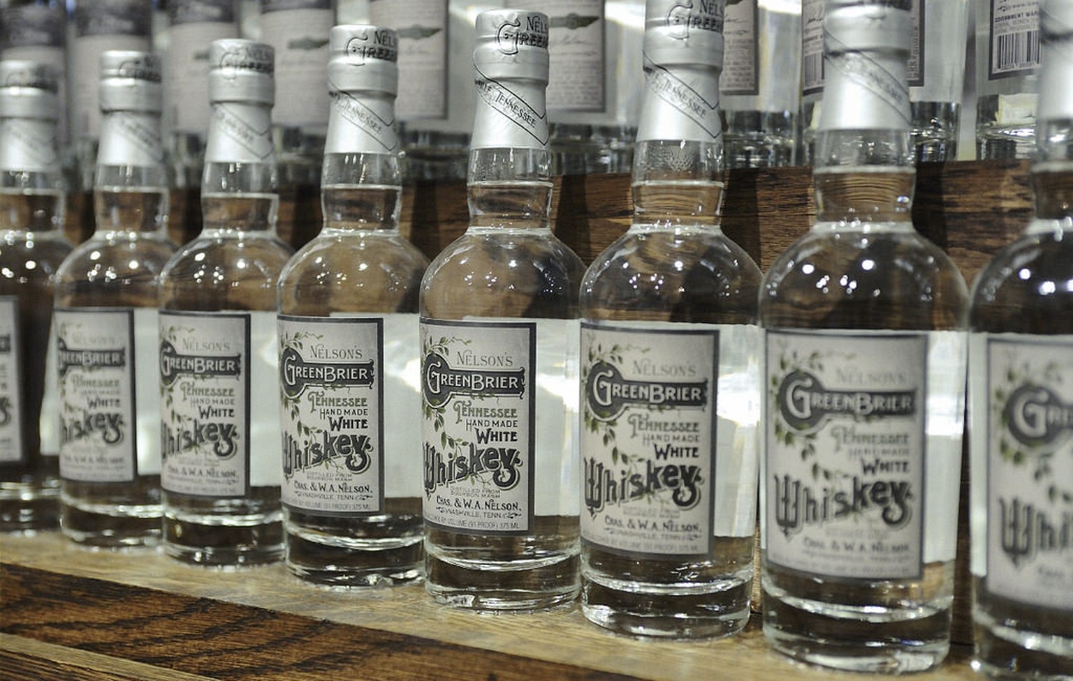 nelson&#039;s greenbrier white whiskey http://www.greenbrierdistillery.com/newsblog/2015/10/8/gold-medal-win-at-washington-cup-spirits-competition