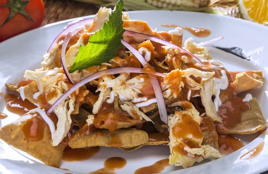 Chilaquiles mexikanisch mexiko tortillas poulet frühstück zmorge essen food