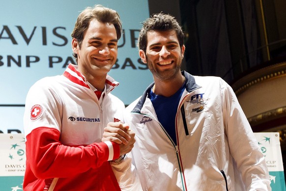 Simone Bolelli und Roger Federer eröffnen das Halbfinale im Einzel.