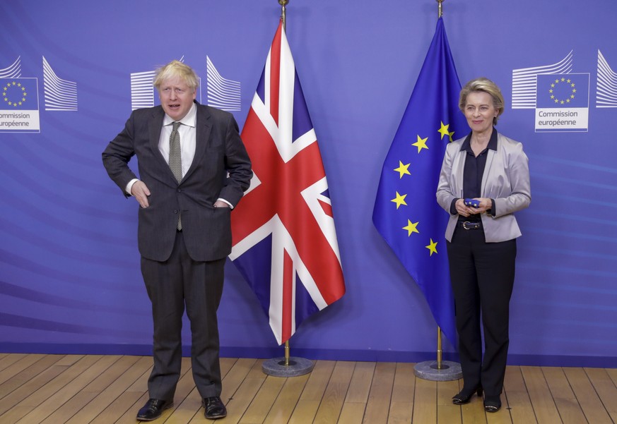 epa08881081 (FILE) Britain&#039;s Prime Minister Boris Johnson (L) is welcomed by European Commission President Ursula von der Leyen (R) prior to post-Brexit trade deal talks, in Brussels, Belgium, 09 ...