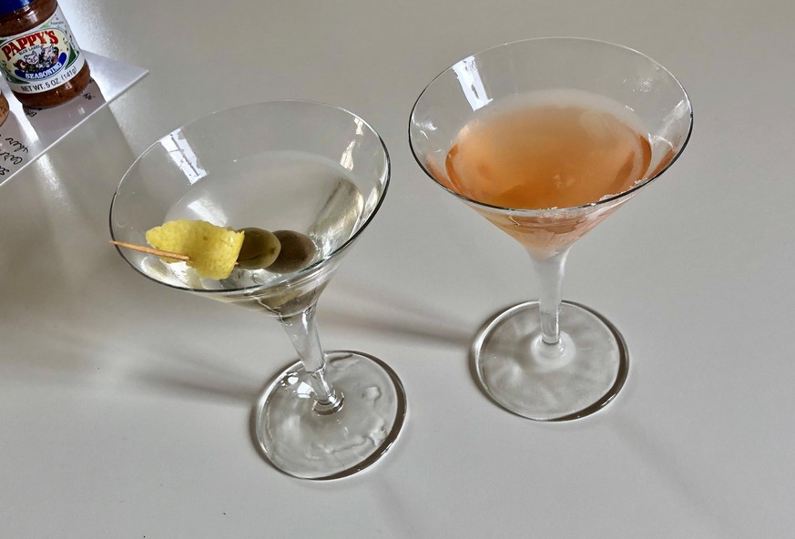 dry martini pink gin cocktail drink alkohol baroni