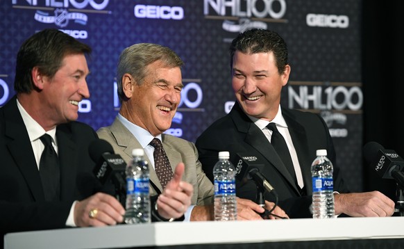 Former NHL hockey players, from left, Wayne Gretzky, Bobby Orr and Mario Lemieux speak during a news conference prior to an NHL 100 ceremony, Friday, Jan. 27, 2017, in Los Angeles. (AP Photo/Mark J. T ...