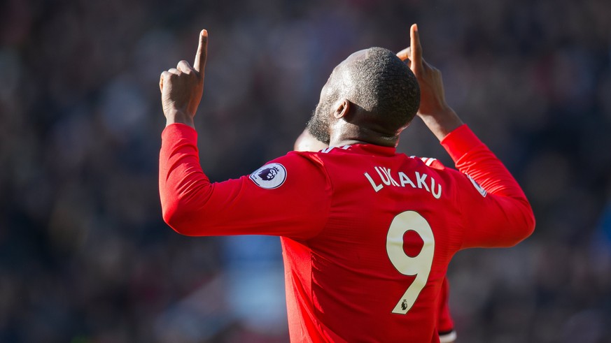 epa06564902 Manchester United’s Romelu Lukaku celebrates scoring a goal during the English Premier League soccer match between Manchester United and Chelsea FC held at Old Trafford, Manchester, Britai ...