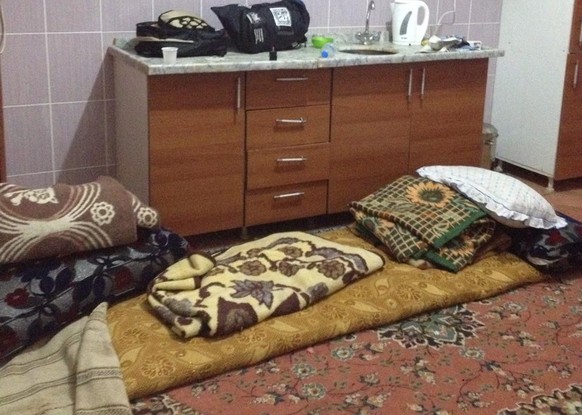 Anil Akmans Schlafplatz auf dem Küchenboden.