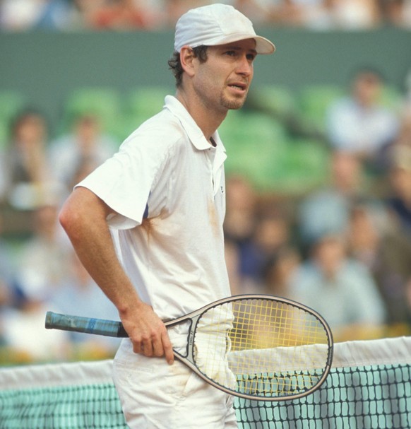 Bildnummer: 09286539 Datum: 07.06.1992 Copyright: imago/Stockhoff
TENNIS FRENCH OPEN 1992 ROLAND GARROS, 25.05.-07.06.1992, PARIS - John McEnroe (USA) Tennis French Open 1992 ; xmk x0x 1992 hoch Tenn ...