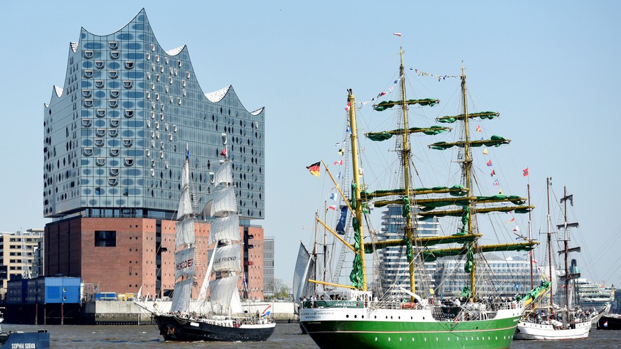 FILE PHOTO - The &quot;Elbphilharmonie&quot; (Philharmonic Hall), which will open its doors to public on January 11, 2017, is pictured in downtown Hamburg, May 7, 2016. REUTERS/Fabian Bimmer/Files