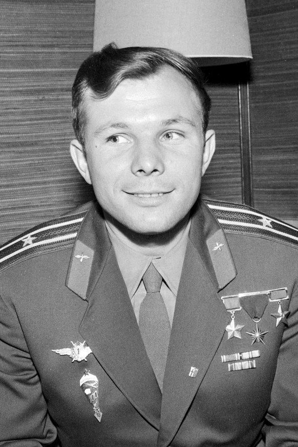 Juri Gagarin 1961
Von Arto Jousi / /Suomen valokuvataiteen museo / Alma Media / Uuden Suomen kokoelma - File:Yuri-Gagarin-1961-Helsinki.jpg, Gemeinfrei, https://commons.wikimedia.org/w/index.php?curid ...