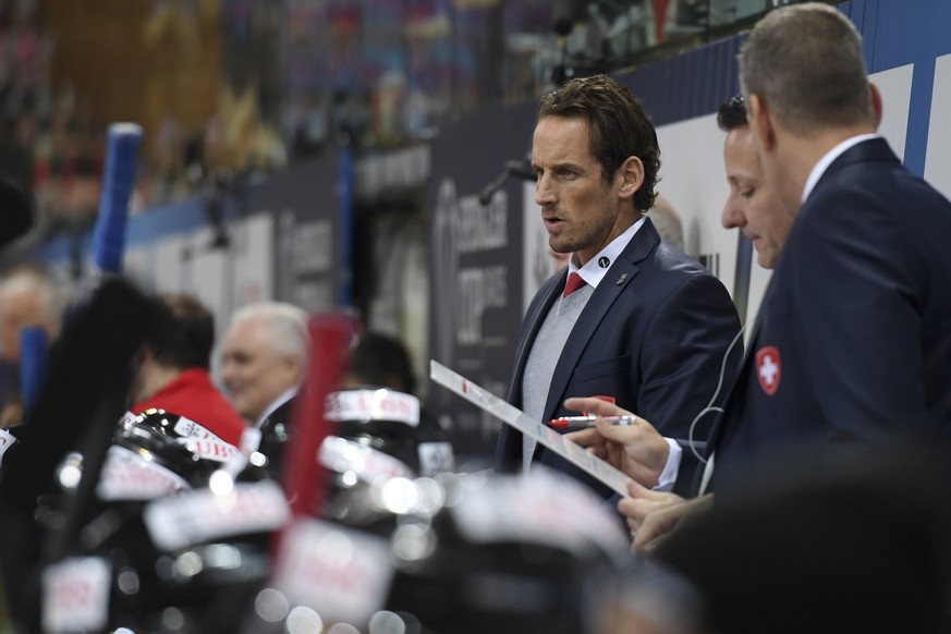Team Suisse head coach Patrick Fischer looks on during the game between Team Suisse and HC Davos at the 91th Spengler Cup ice hockey tournament in Davos, Switzerland, Saturday, December 30, 2017. (KEY ...