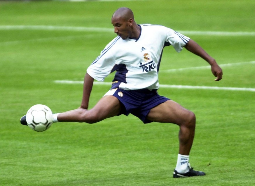 Real Madrid&#039;s French striker Nicholas Anelka controls the ball during a training session at the St. Denis Stadium in Paris, Tuesday, May 23, 2000. Real Madrid play Valencia in the UEFA Champions  ...