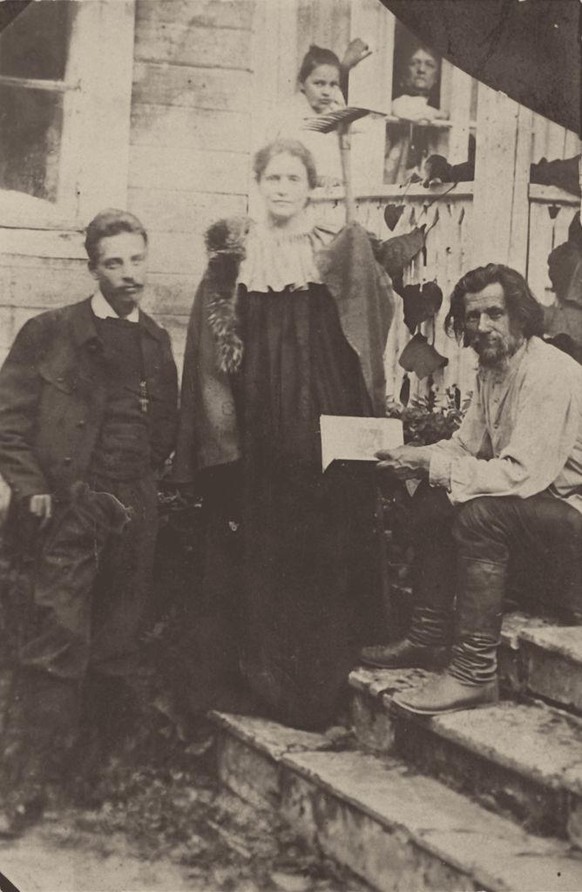 Lou Andreas-Salomé and Rainer Maria Rilke visiting Spiridon Drozhzhin, 1900. Private Collection. (Photo by Fine Art Images/Heritage Images/Getty Images)