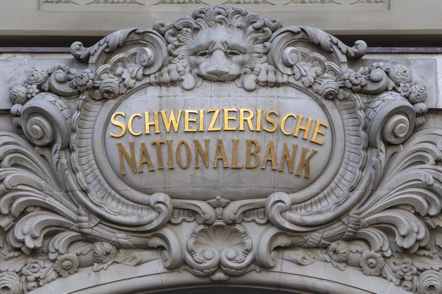 ARCHIVBILD ZUM 2. QUARTALSERGEBNIS 2019 DER SNB, AM MITTWOCH, 31. JULI 2019 ----The facade of the Swiss National Bank SNB pictured at Bundesplatz, prior to a semi-annual conference in Bern, Switzerlan ...