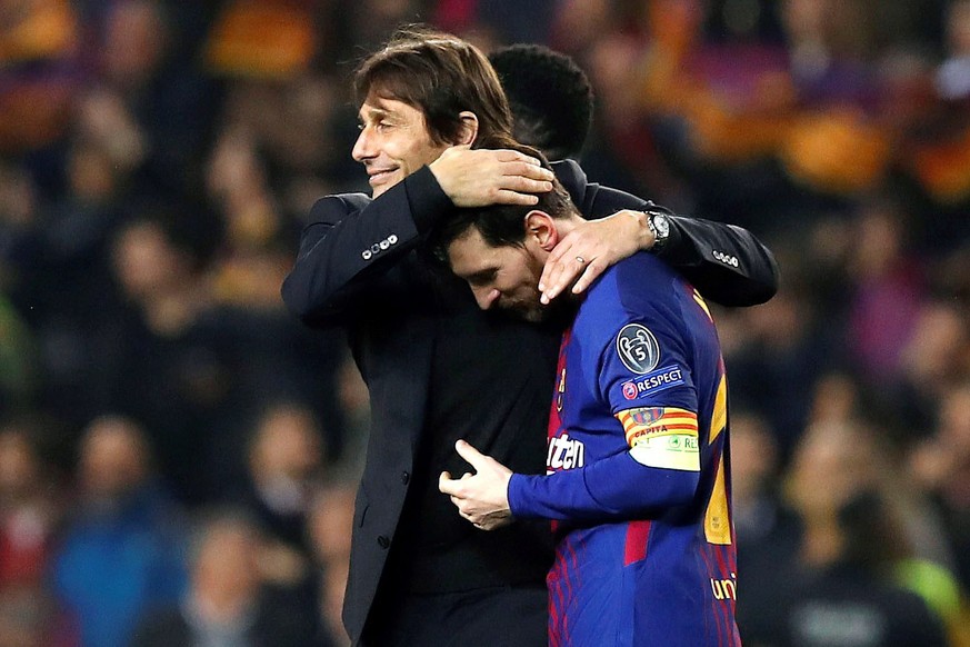 epa06604646 Chelsea&#039;s head coach Antonio Conte (L) congratulates FC Barcelona&#039;s Lionel Messi (R) after a UEFA Champions League round of 16 second leg soccer match between FC Barcelona and Ch ...