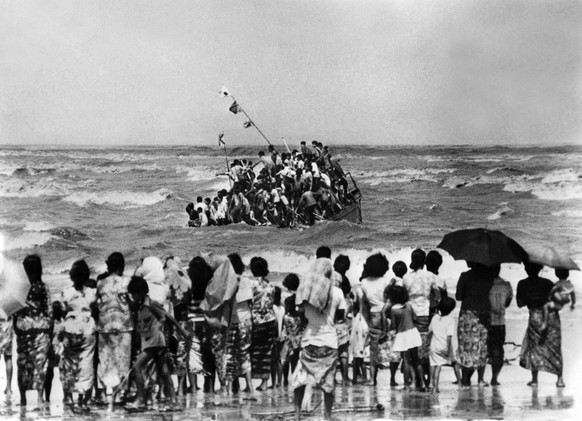 Vietnamesische Boat People erreichen die britische Kolonie Hongkong (03.12.1978).&nbsp;