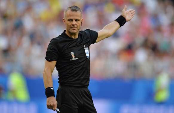 epa06871543 Dutch referee Bjorn Kuipers reacts during the FIFA World Cup 2018 quarter final soccer match between Sweden and England in Samara, Russia, 07 July 2018.

(RESTRICTIONS APPLY: Editorial U ...